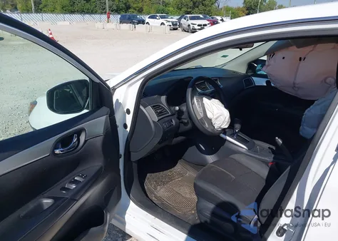 2017 Nissan Sentra S z USA, uszkodzony, nr VIN 3N1AB7AP0HY292076